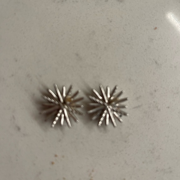 David Yurman White Gold and Diamond Starburst Earrings ❄️❄️❄️ - Picture 5 of 5